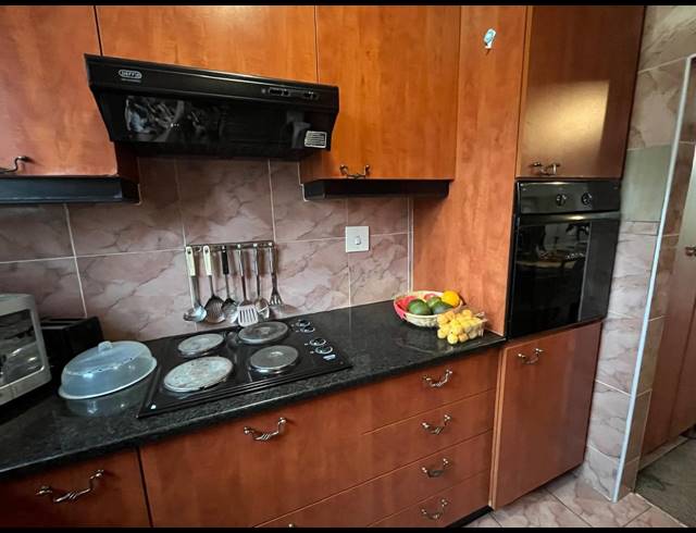 2 BEDROOM APARTMENT FOR SALE IN PINETOWN CENTRAL